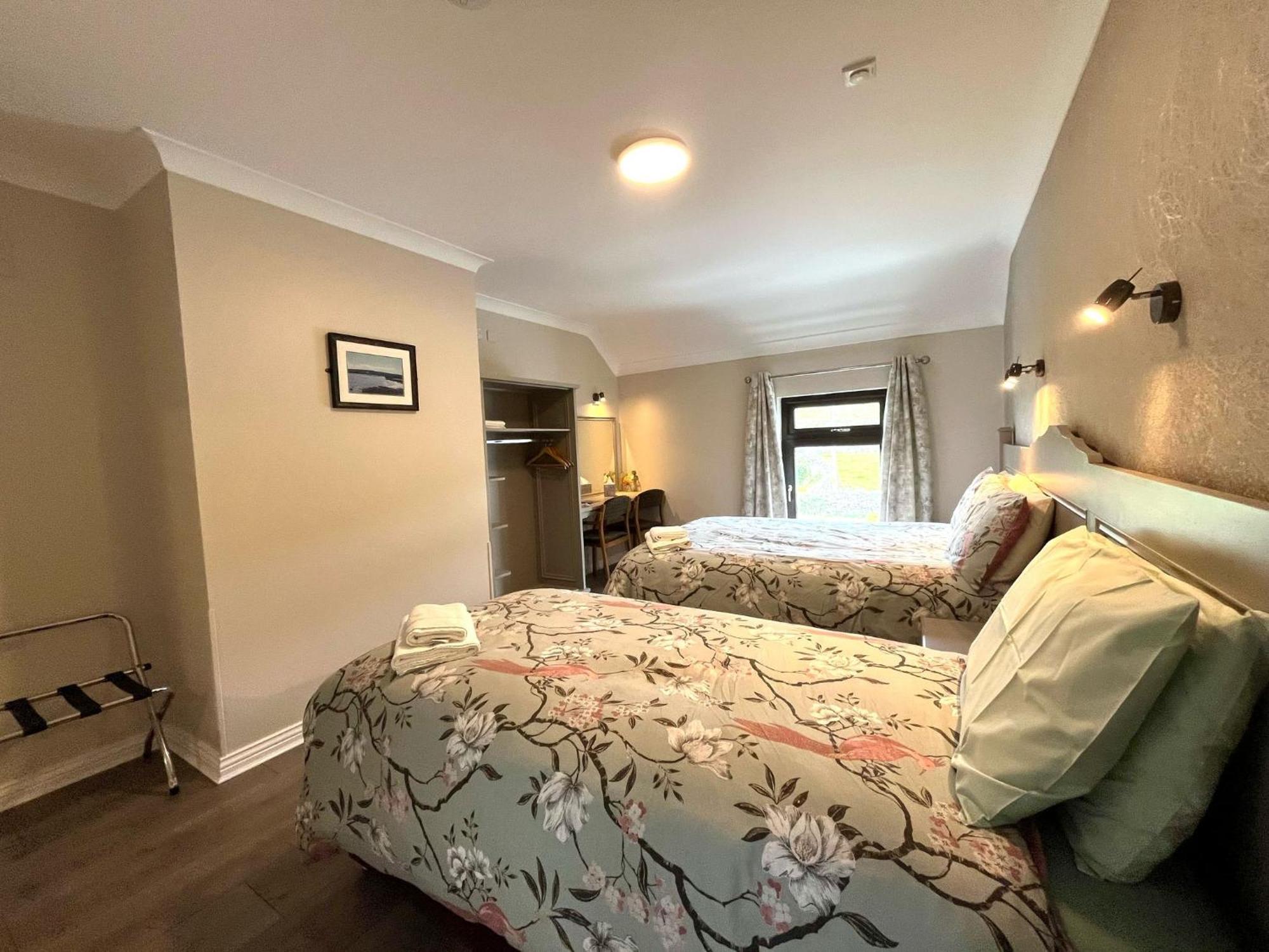 Tigh Fitz Apartments - Inis Mor, Aran Island Bagian luar foto